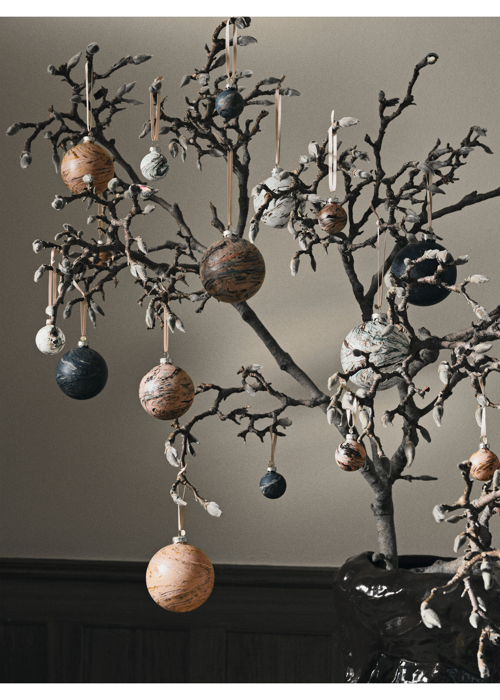 Ferm Living Kerstballen Marble - Set van 8