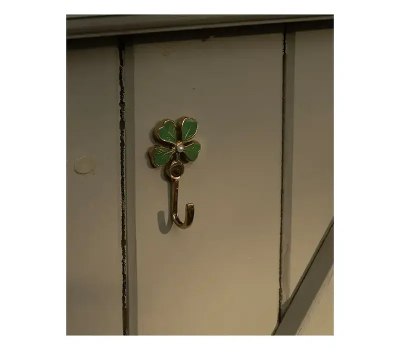 Doing goods lucky clover hook