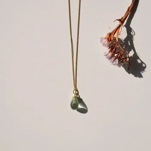 Vinoos Wine Jewelry - ode to green collection - up cycled glass necklace troostparel 