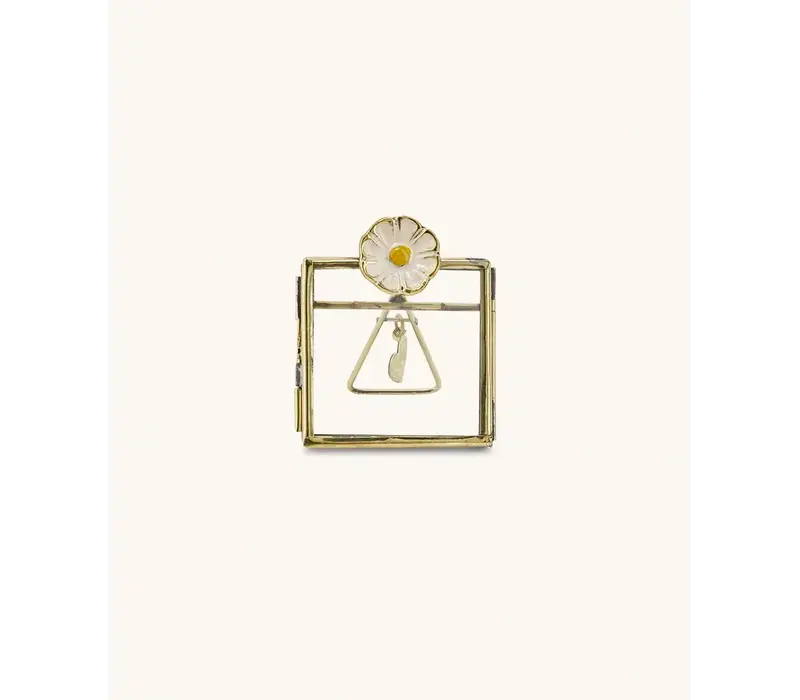 Doing goods mini frame daisy