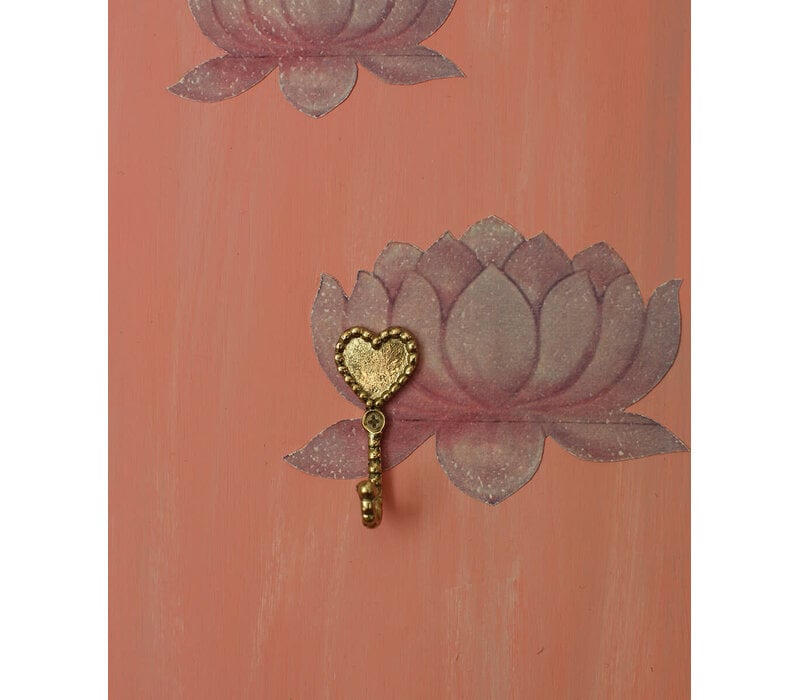 Doing Goods Saachi Heart Hook