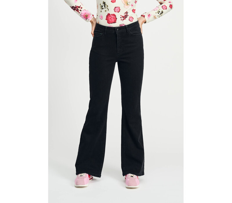 Pom Amsterdam - JEANS - Esmee Flare Vintage Black