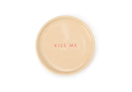 Vondels Vondels Ceramic petit four plate KISS ME camel ø8.5cm