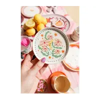 All the Luck in the World - Klein Bordje Bloemen - Wit