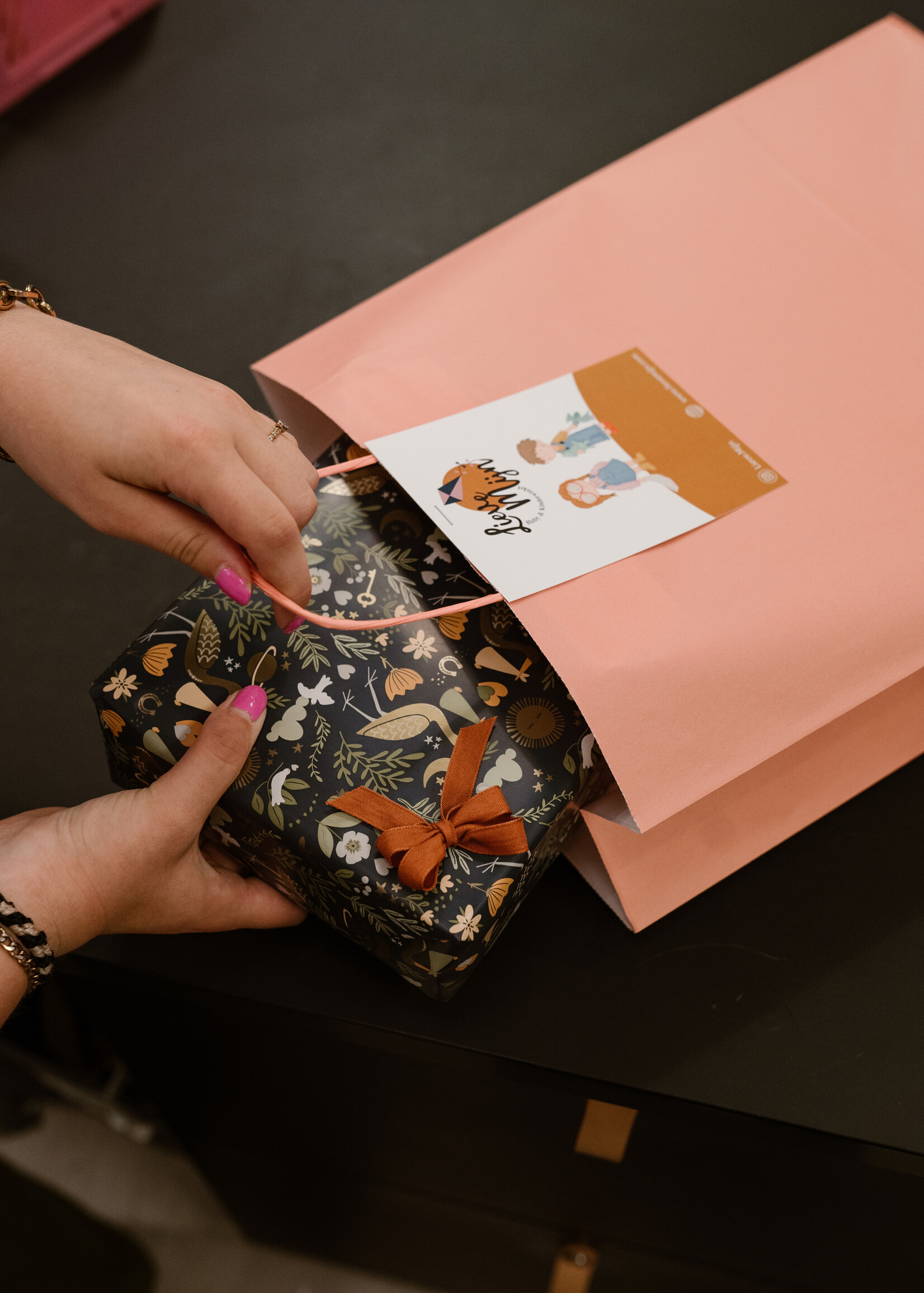 Inpakken kraamcadeau / zwanger