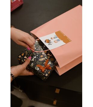 Inpakken kraamcadeau / zwanger