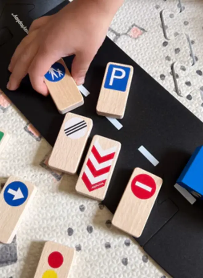 Way to Play - Roadblocks - Traffic Signs