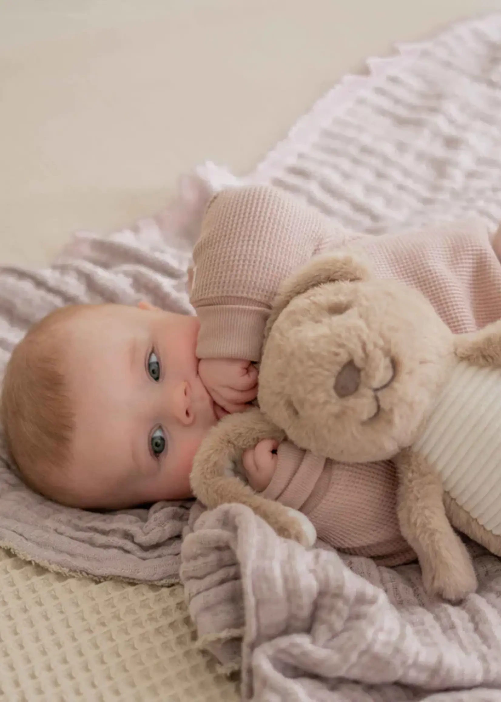 Flow Amsterdam Flow Amsterdam -  Milo (brown) - Heartbeat comforter