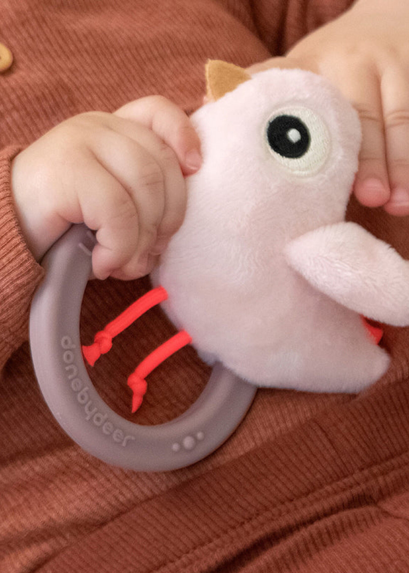 DonebyDeer Donebydeer - Sensory rattle teether - Birdee powder