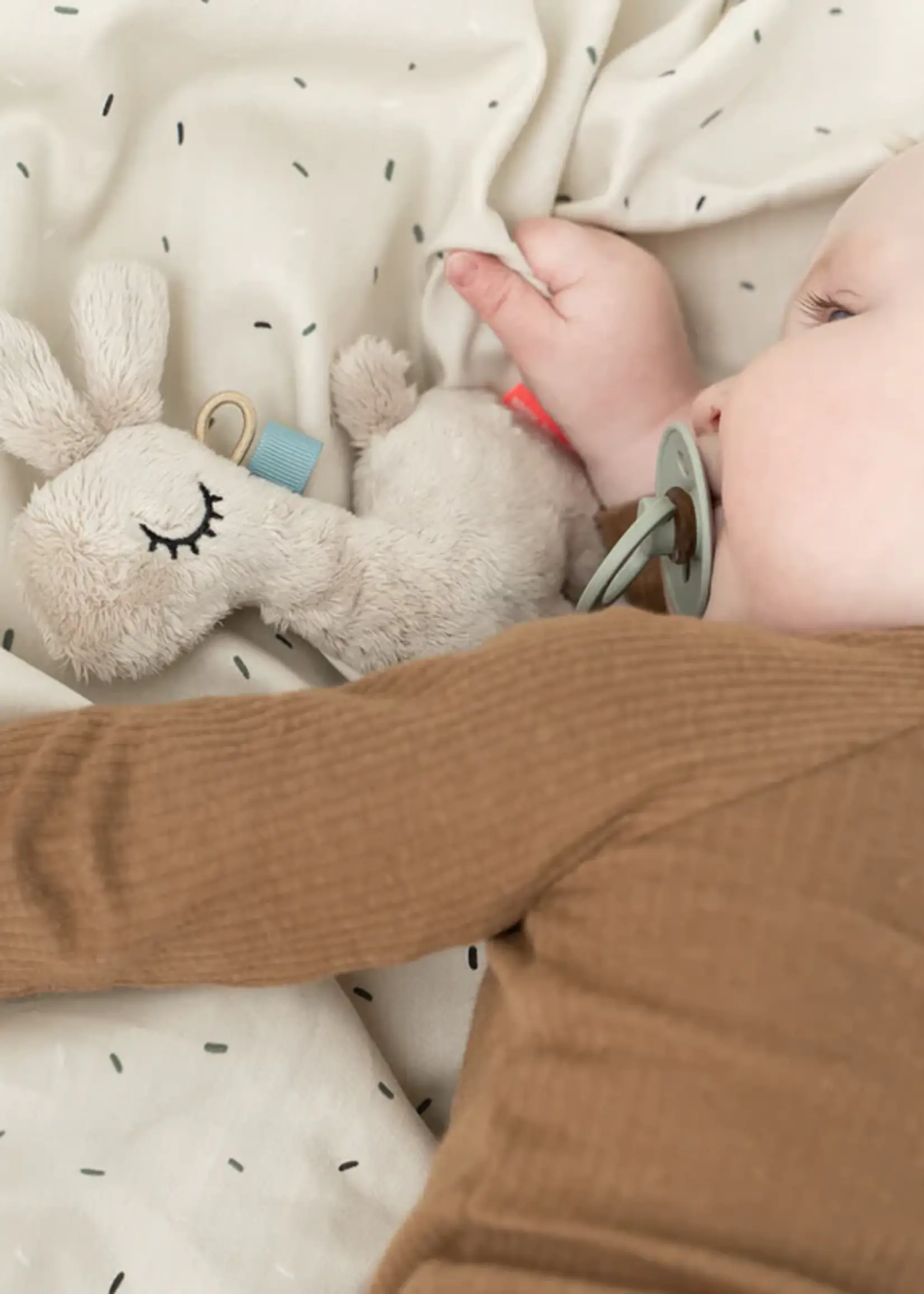 DonebyDeer Donebydeer - Tiny sensory rattle Lalee Sand