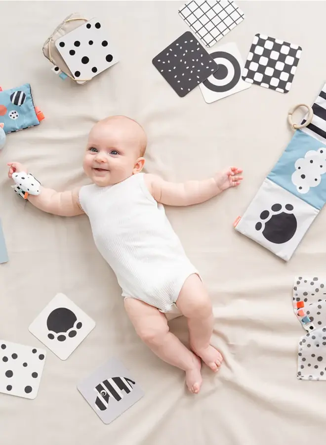 Done by Deer - Fold-out soft book Deer friends colour