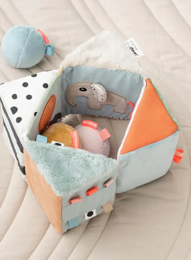 Done by Deer - Fold-out sensory cube - Deer friends Col