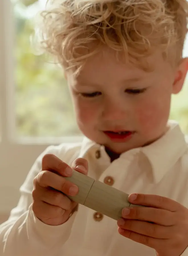 Little Dutch - Slicing vegetables