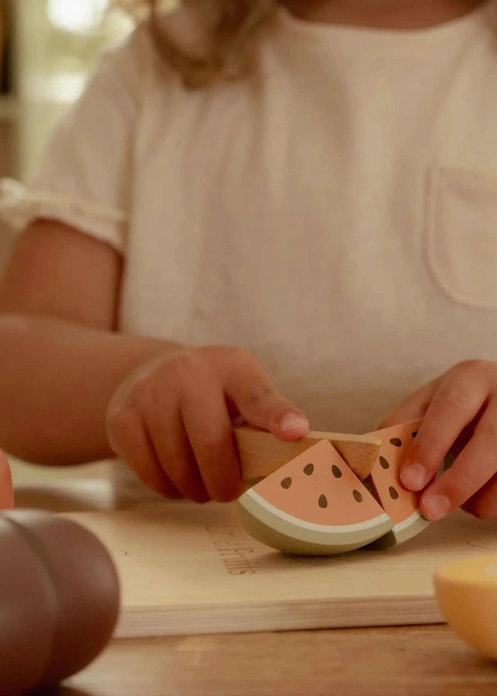 Little Dutch Little Dutch - Slicing fruit