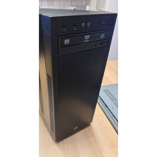 Custom Custom Workstation – i7-7700K / 16GB / 512GB / WX 7100 / W11 Pro