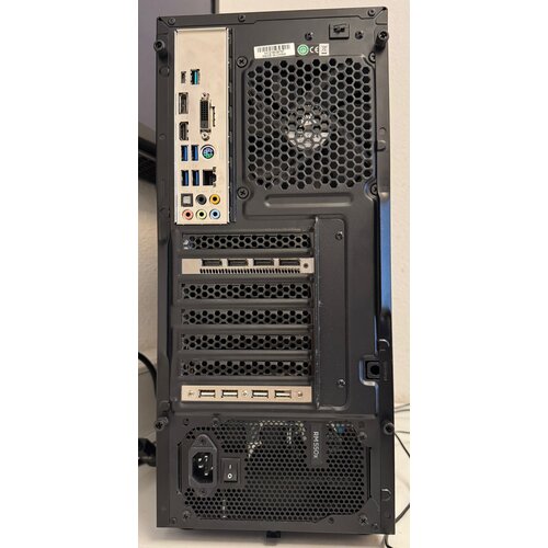 Custom Custom Workstation – i7-7700K / 16GB / 512GB / WX 7100 / W11 Pro