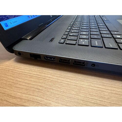 HP HP 17 i5/8GB/256GB/W11