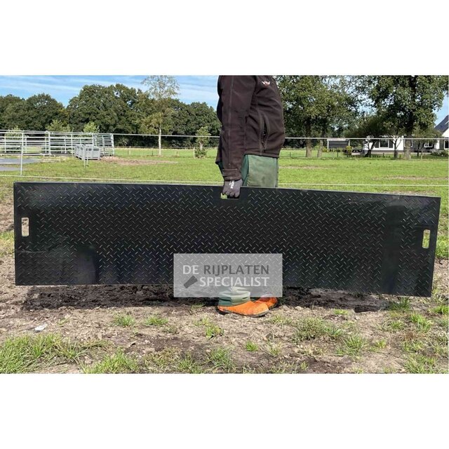 Kunststof rijplaat 240x60x1,5cm HD