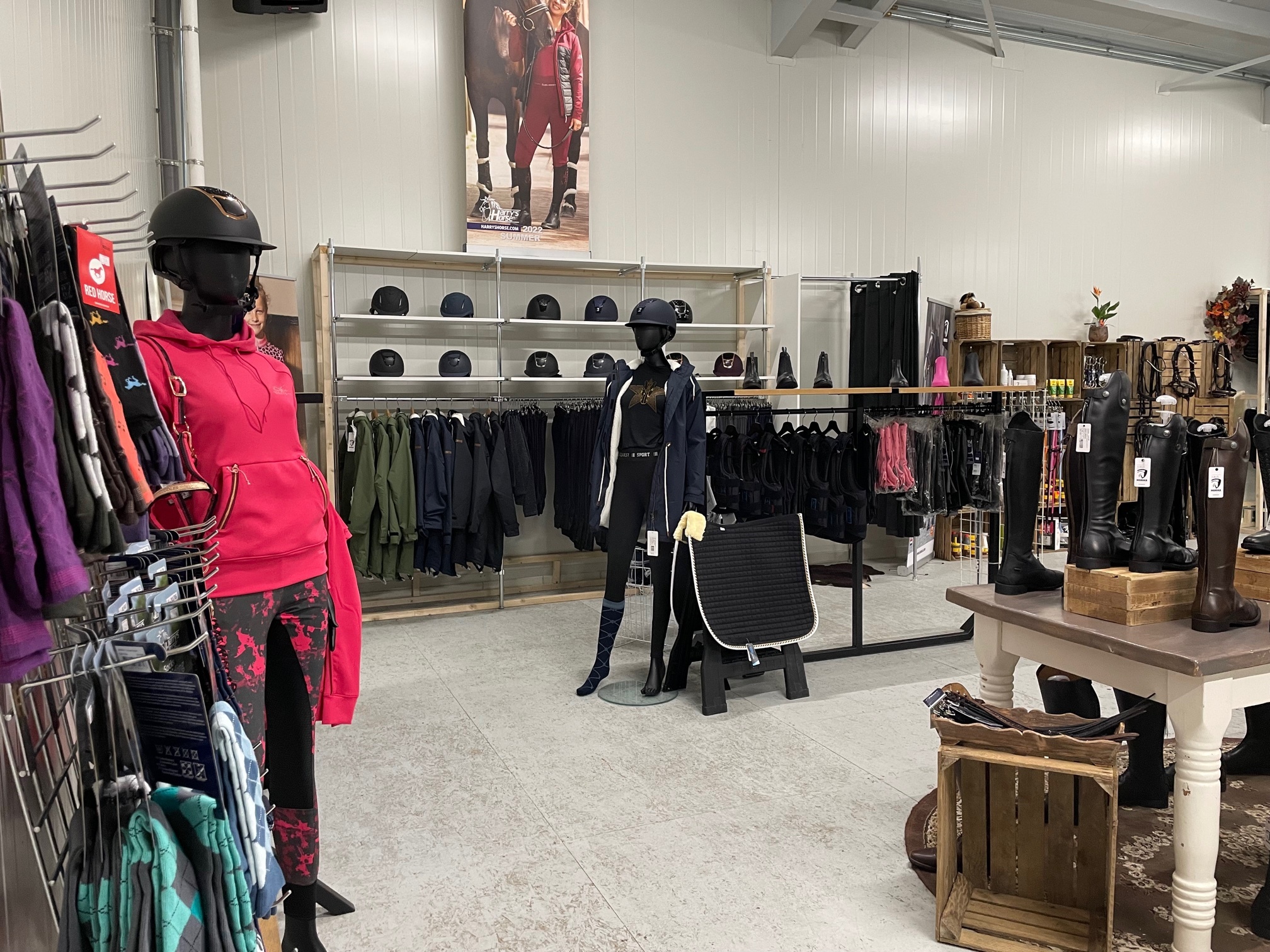 Welkom bij Equiroyal in Avenhorn - Jouw Ruitersportparadijs!