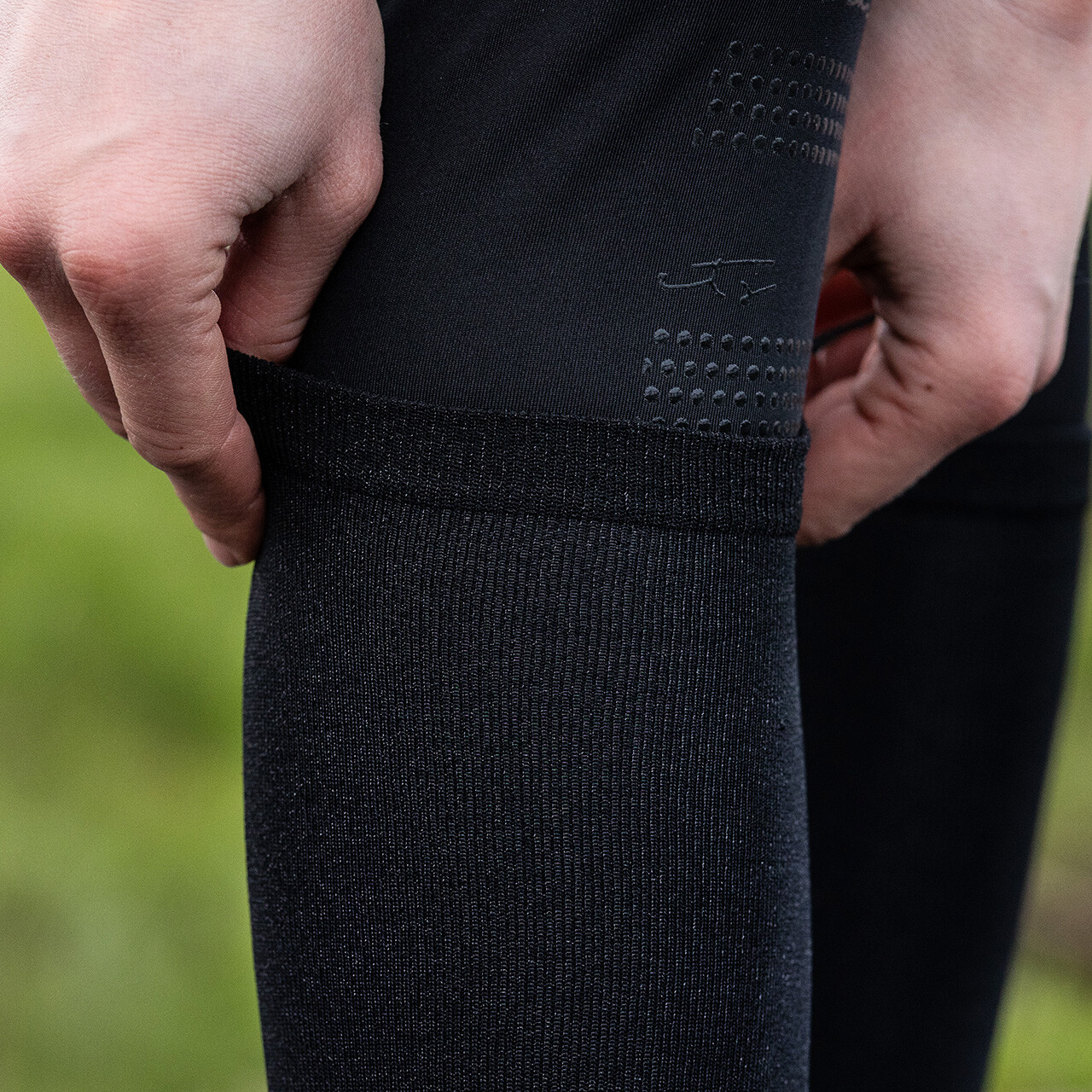 QHP Kniekous gift box (set van 2) - Zwart & Grijs