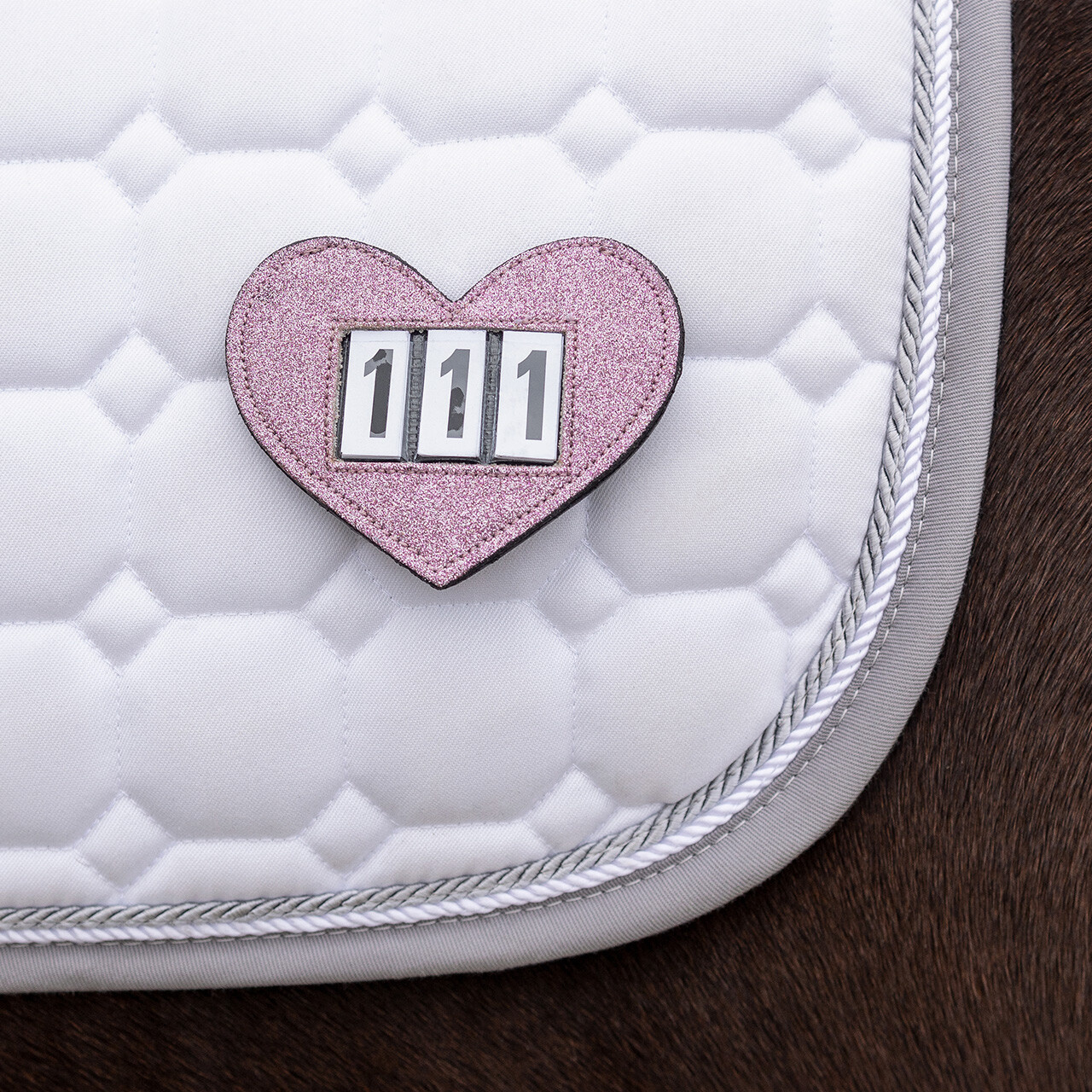 QHP Nummerhouder Heart - Roze