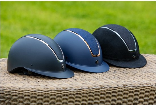 BR Rijhelm Omega Painted - Zwart