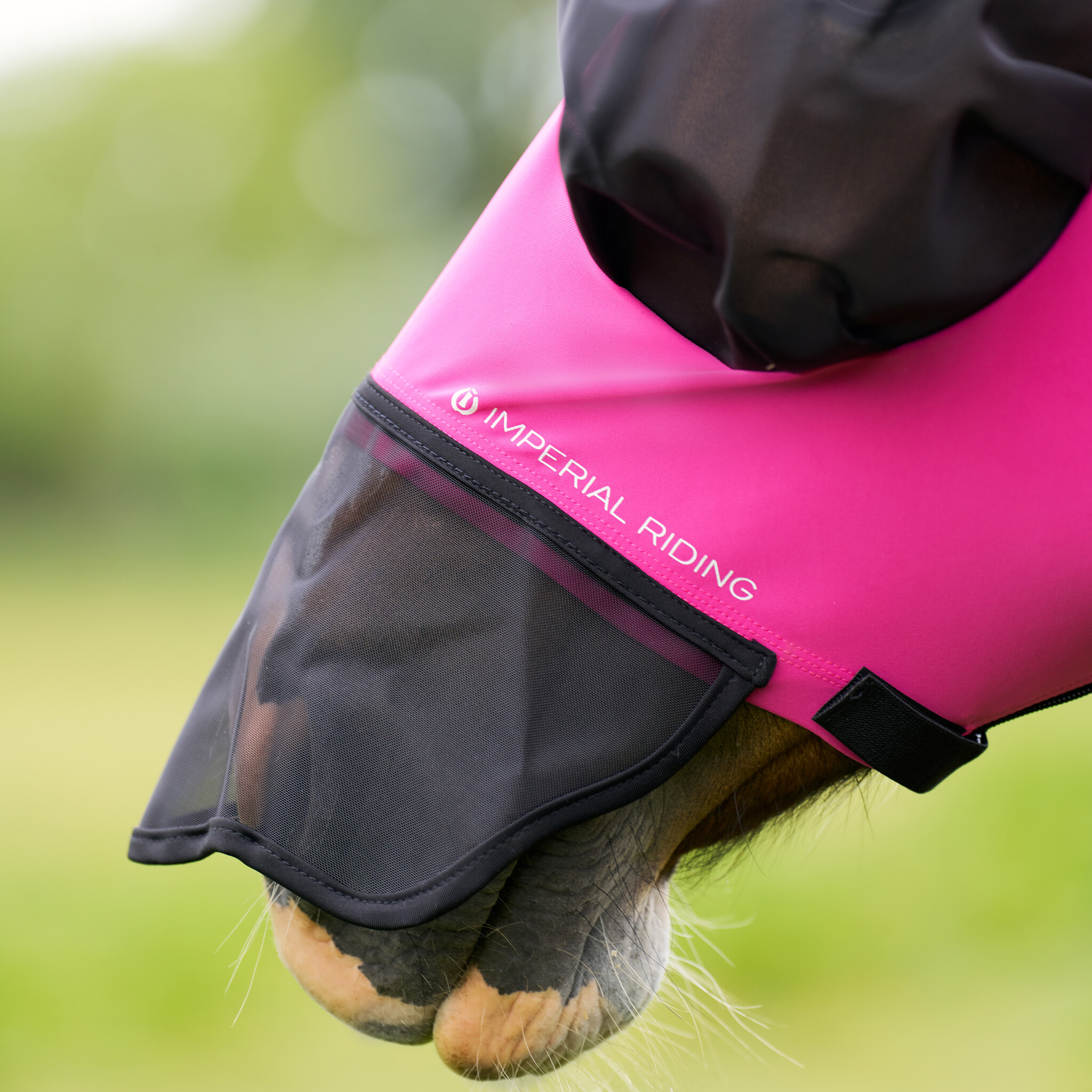 Imperial Riding Vliegenmasker met Neus IRHTrail Ride - Pink