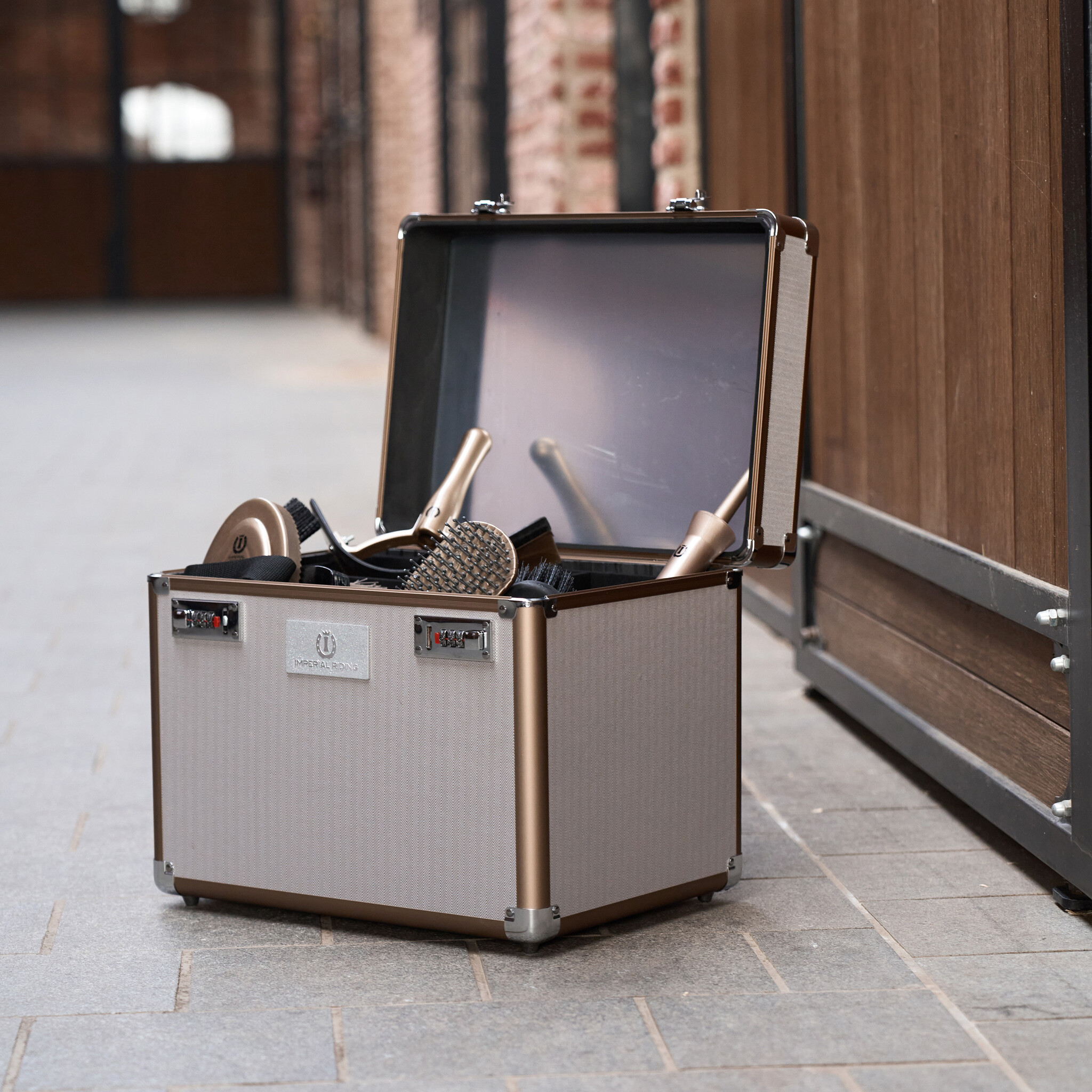 Imperial Riding Grooming Box IRHShiny - Taupe Herringbone