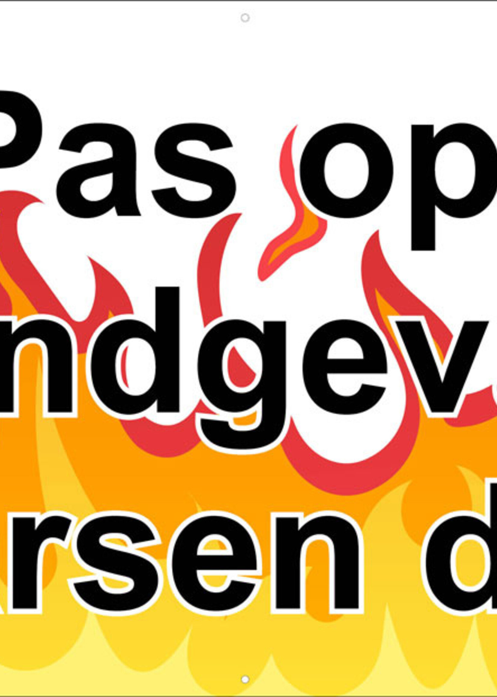 Pas op! Brandgevaar! 50 kaarsen dit jaar.