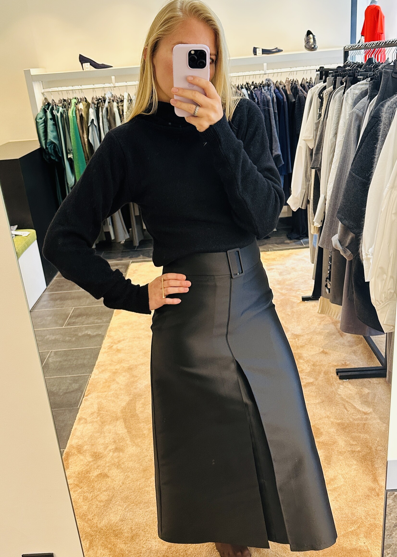 Leah Pull Superfine Alpaca Black