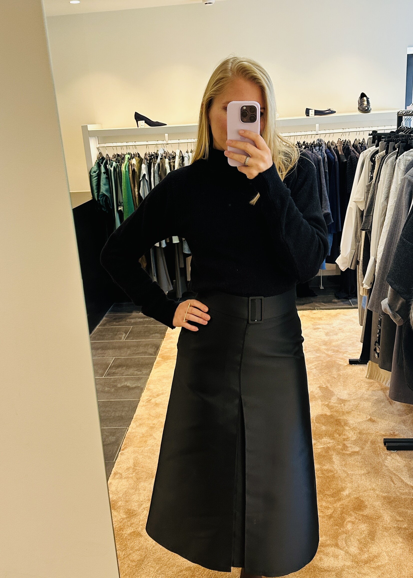 Leah Pull Superfine Alpaca Black