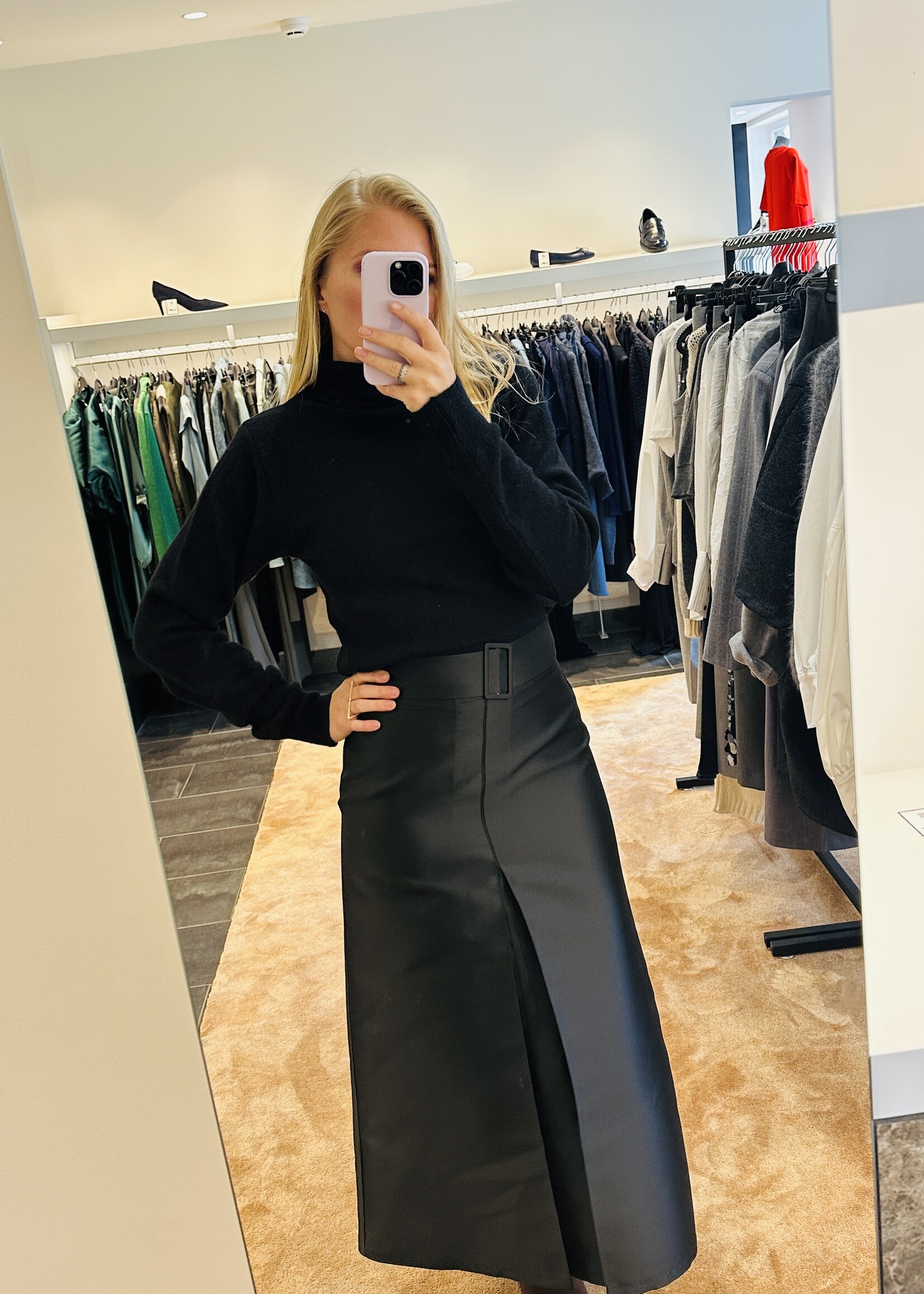 Leah Pull Superfine Alpaca Black