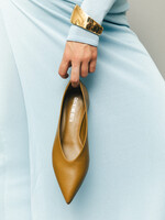 Olijf ballerina met scherpe top