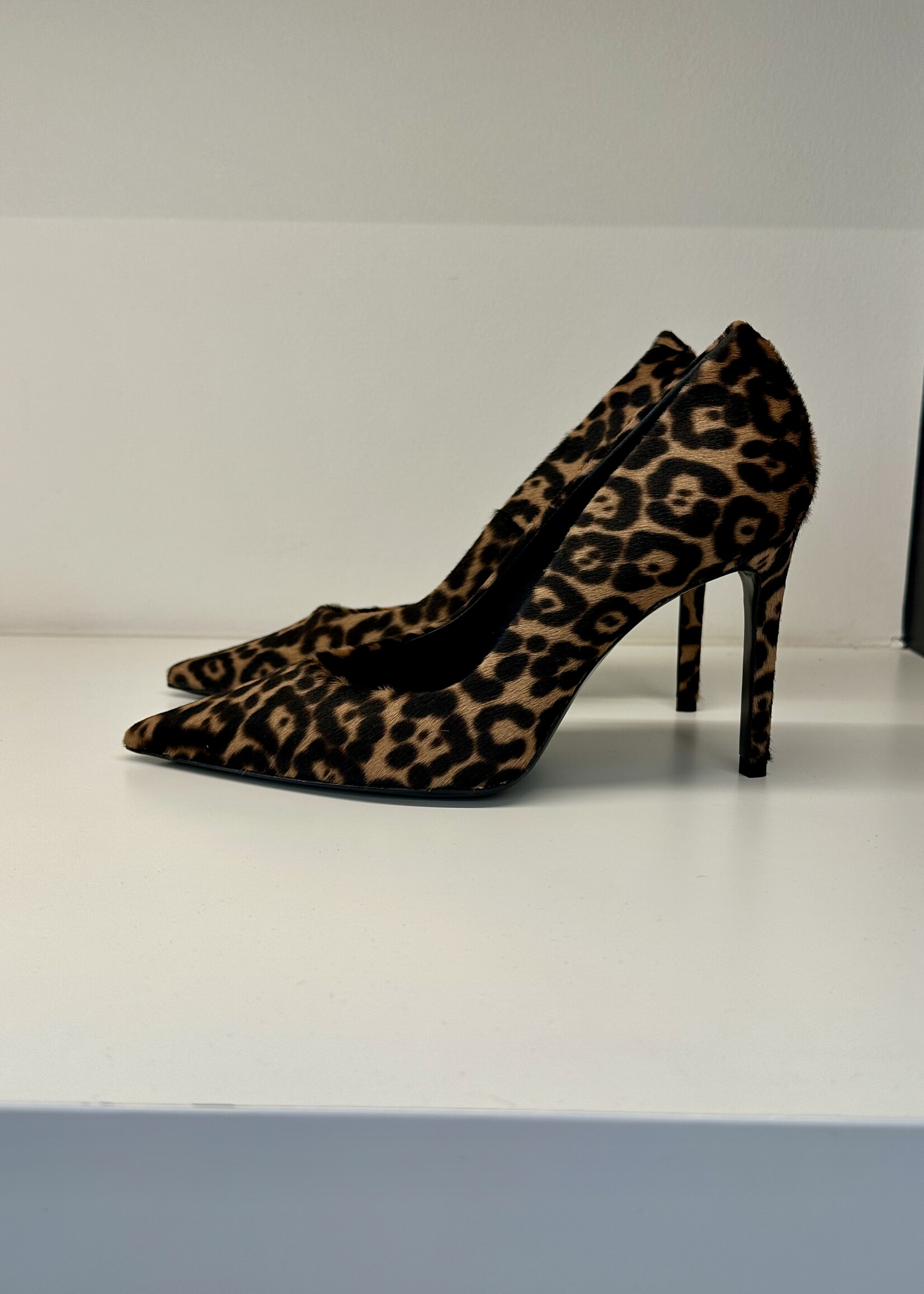 Leopard stiletto