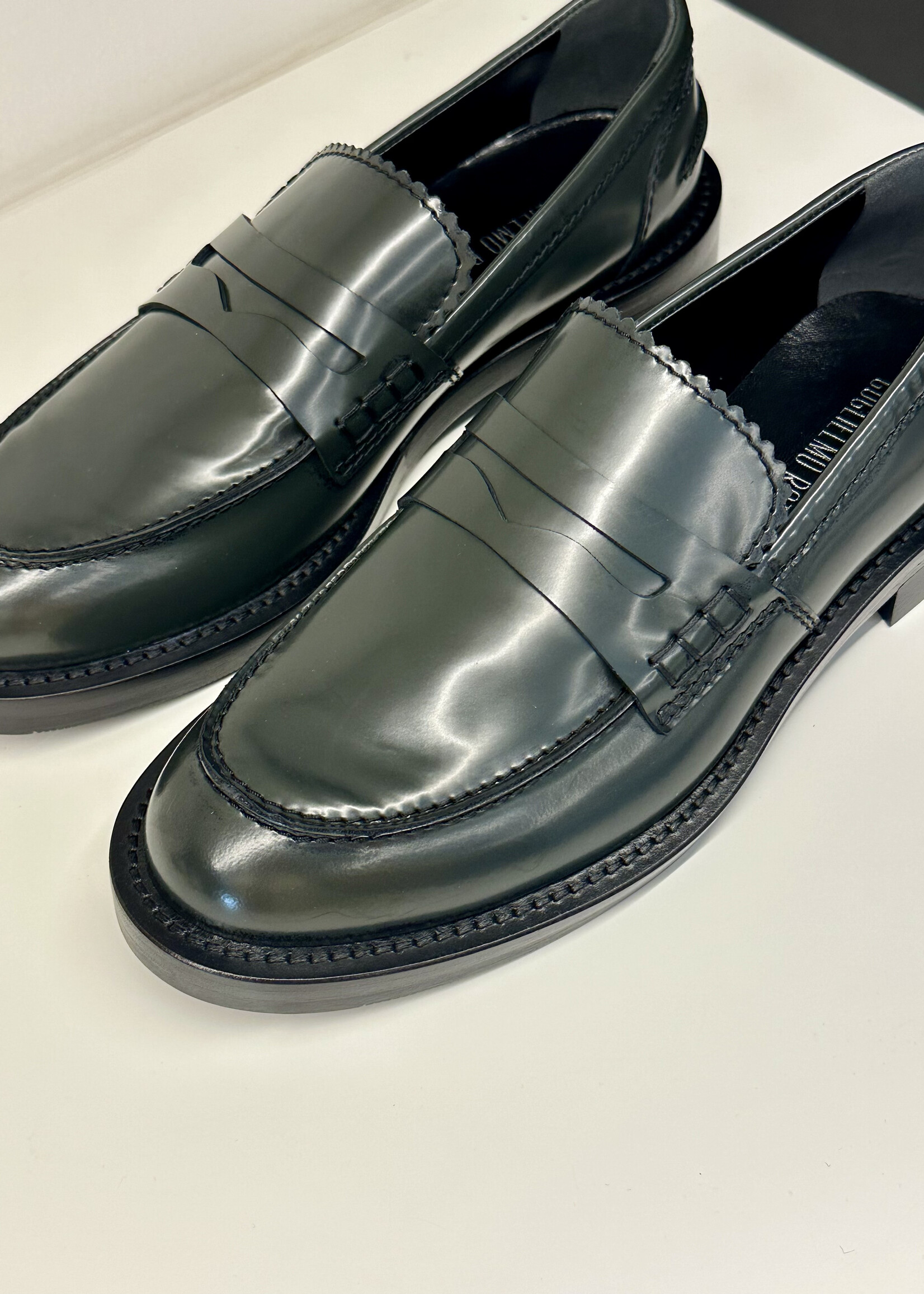 Donkergroene mocassin