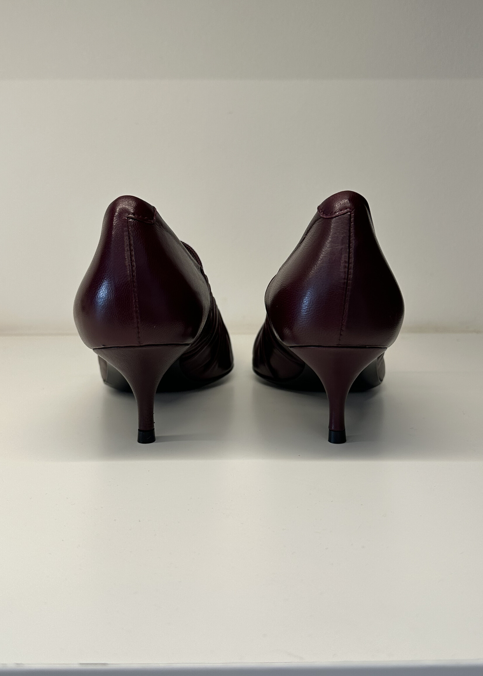 Bordeaux pump met elastiek