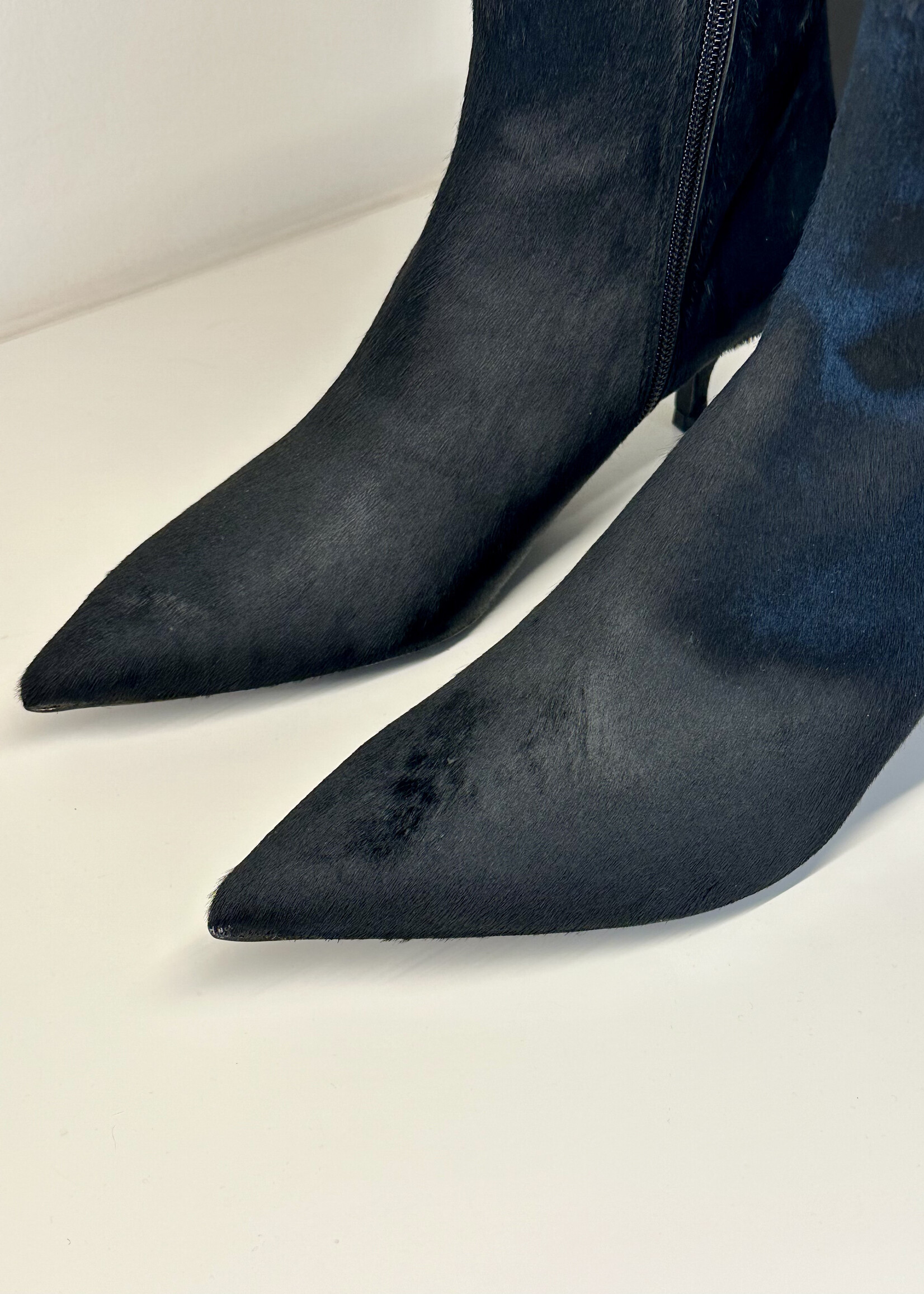 Zwart enkellaarsje in ponyhaar