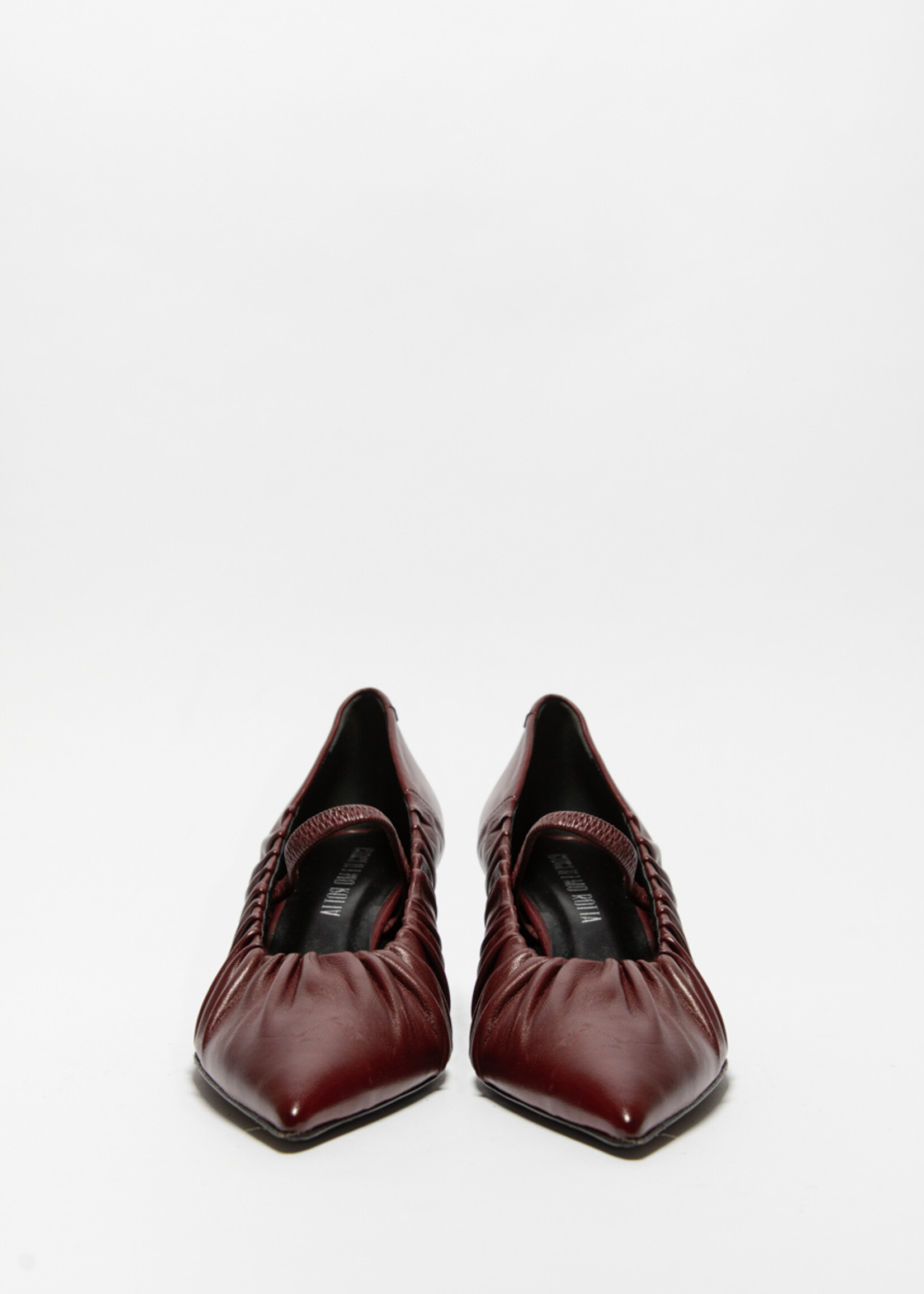 Bordeaux pump met elastiek