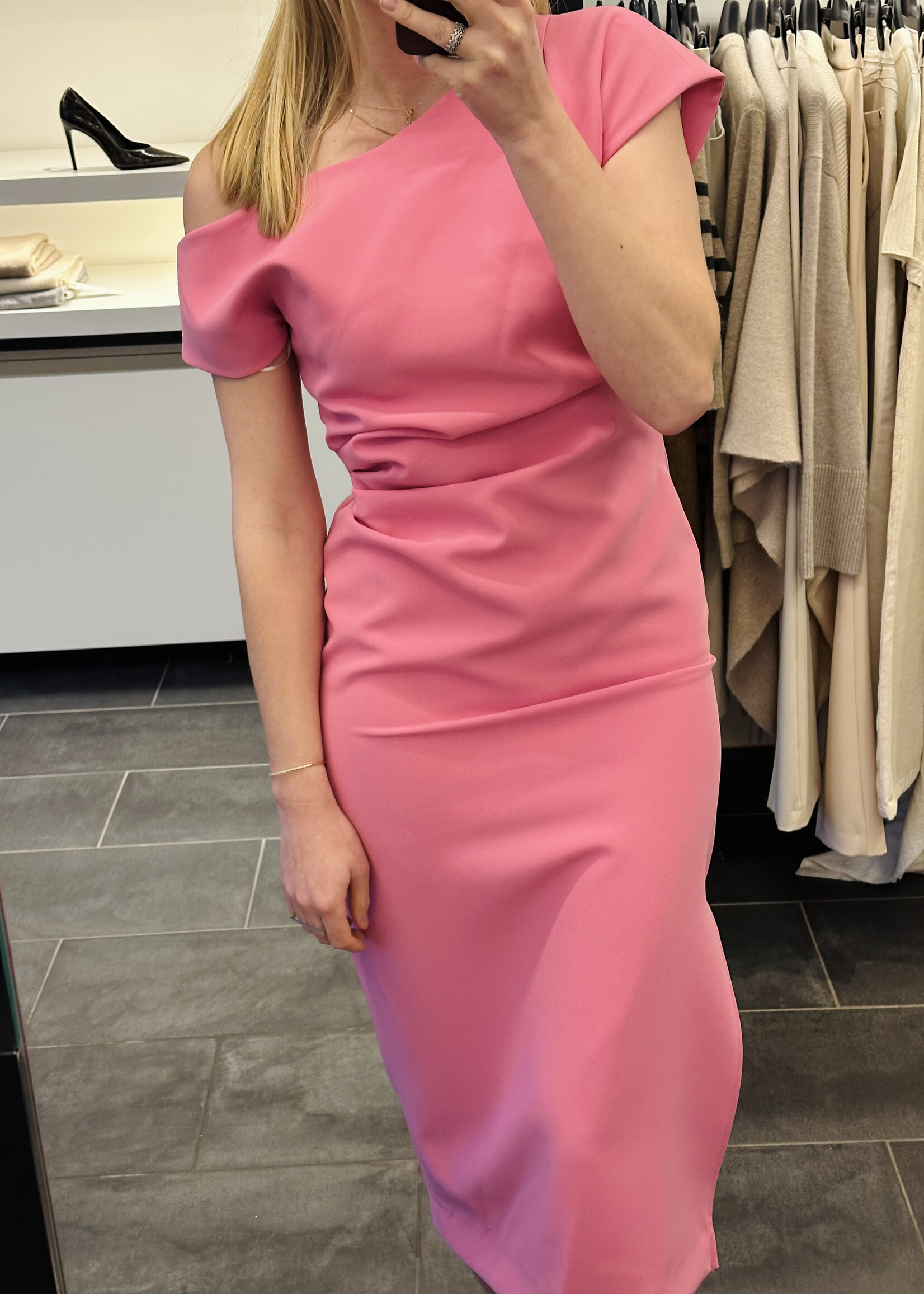 Roze jurk met frons detail