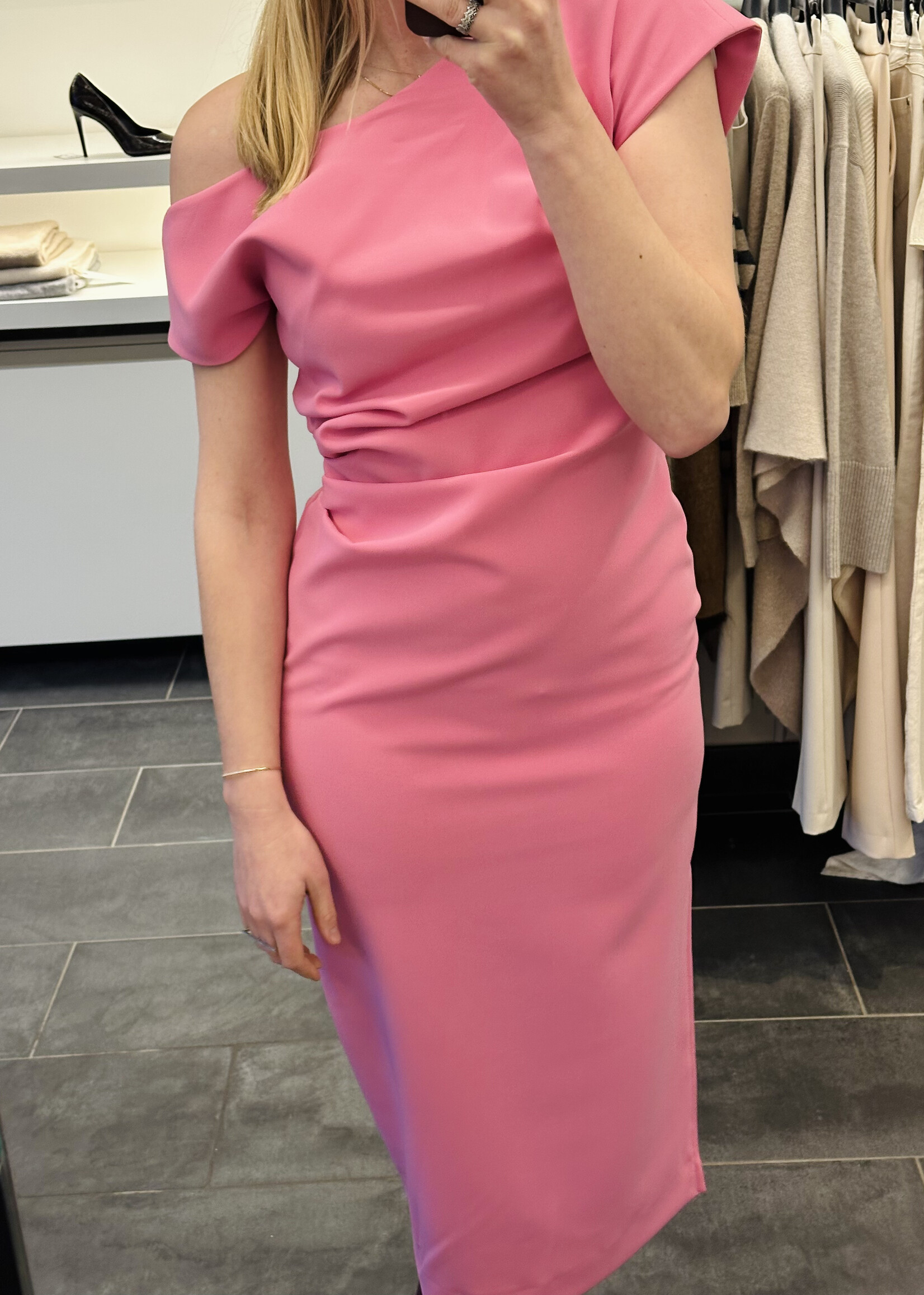 Roze jurk met frons detail