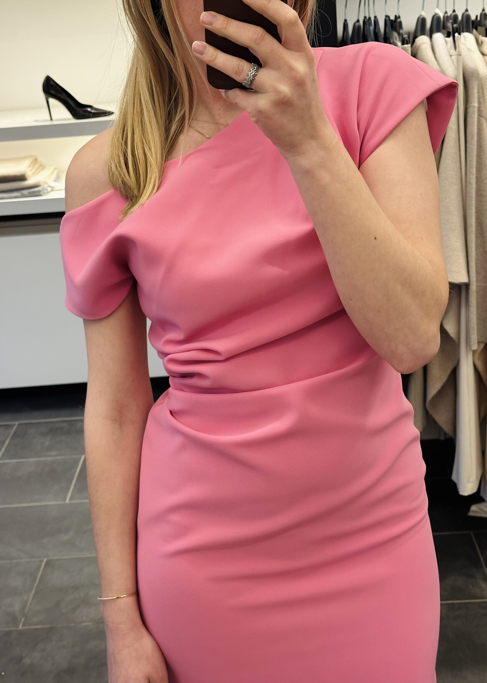 Roze jurk met frons detail