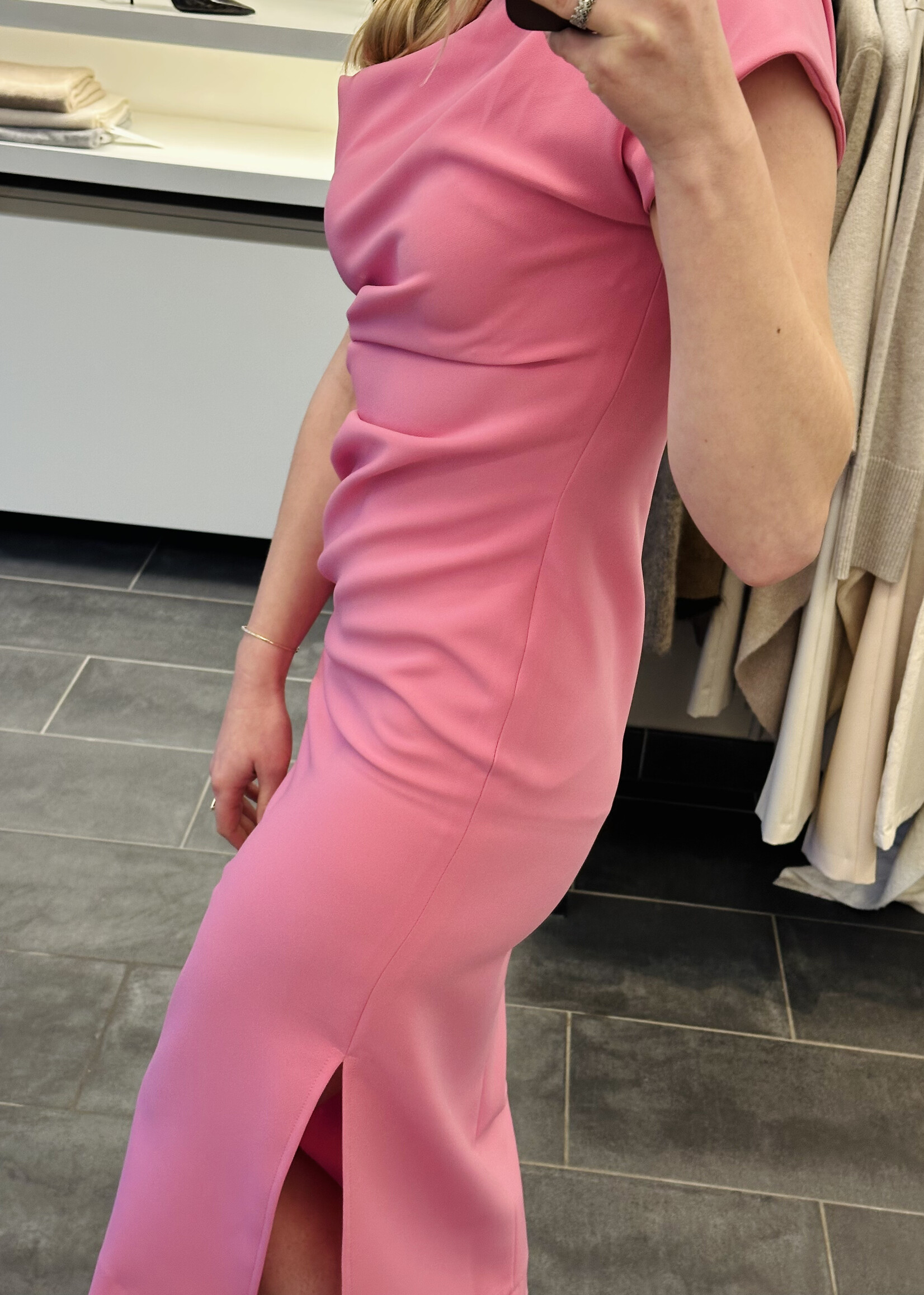 Roze jurk met frons detail