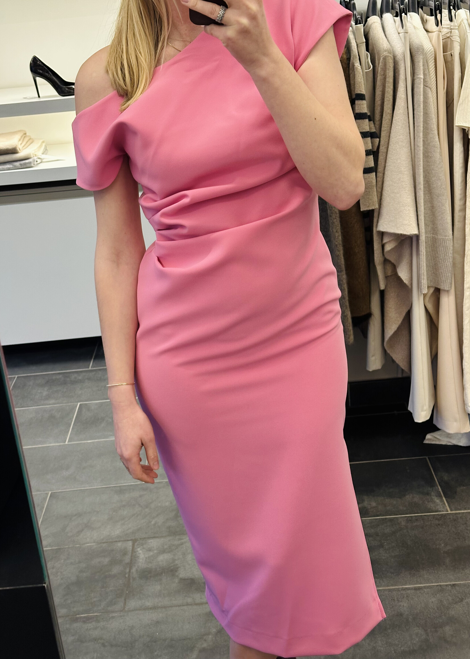 Roze jurk met frons detail