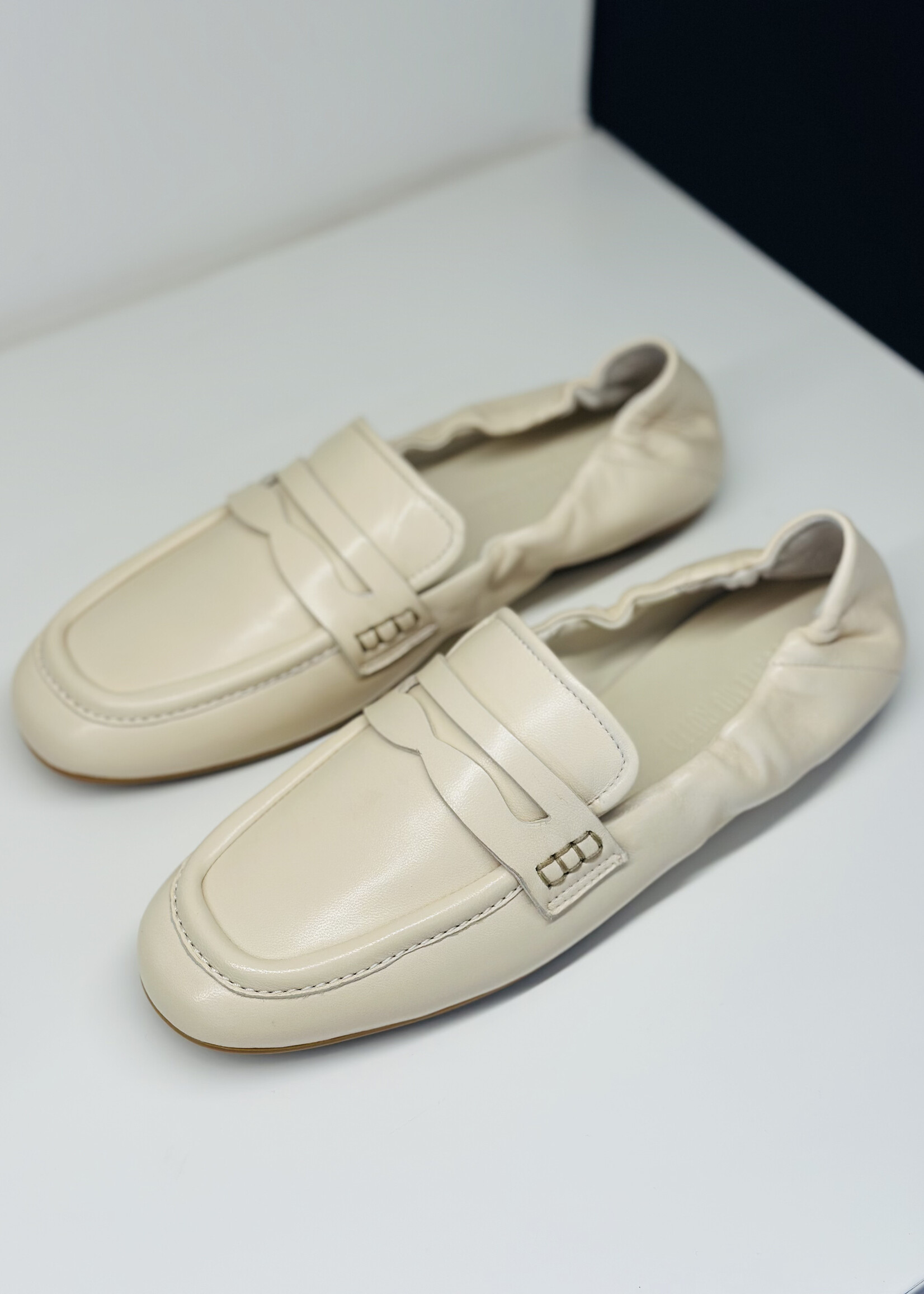 Off-White Loafer