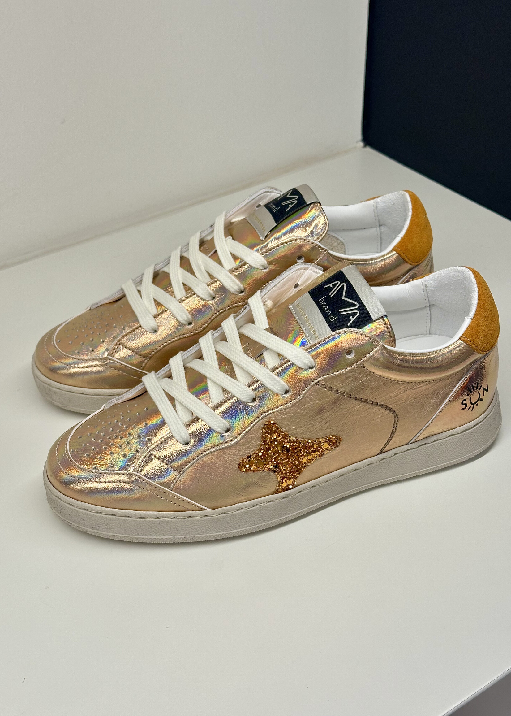 Bronzen sneaker