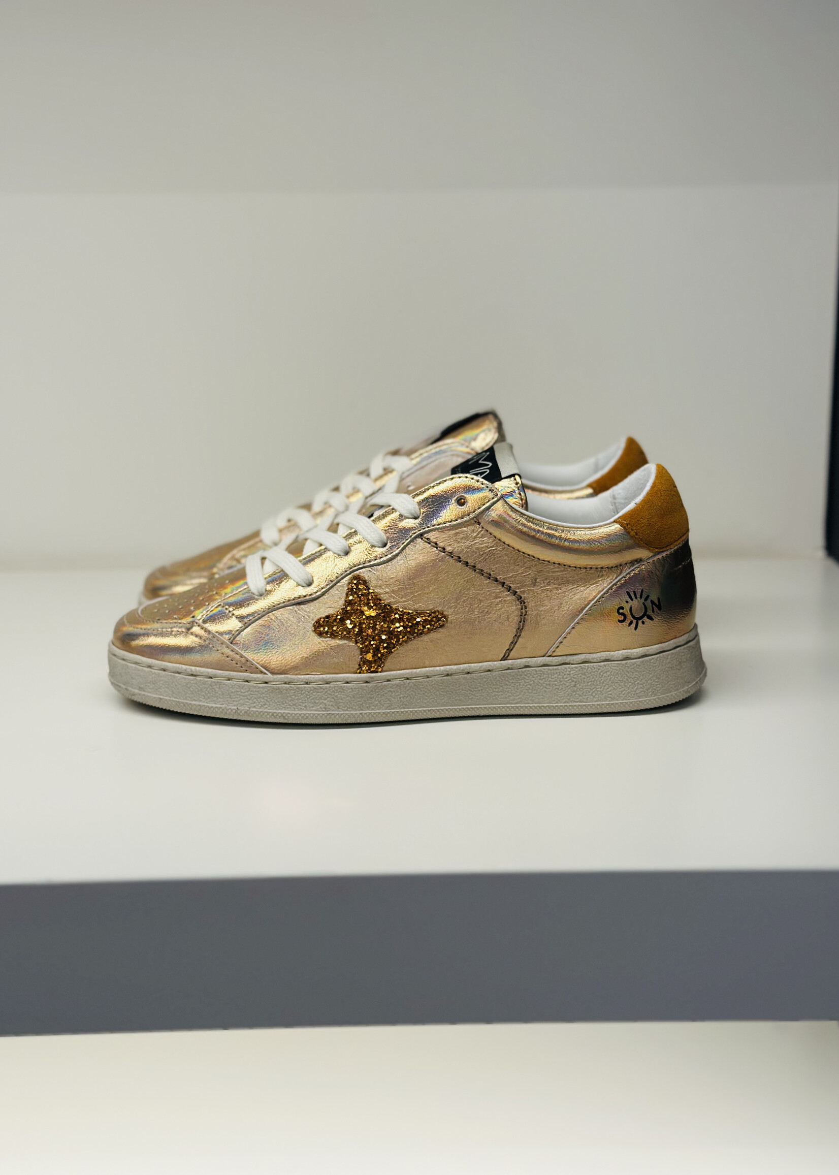 Bronzen sneaker