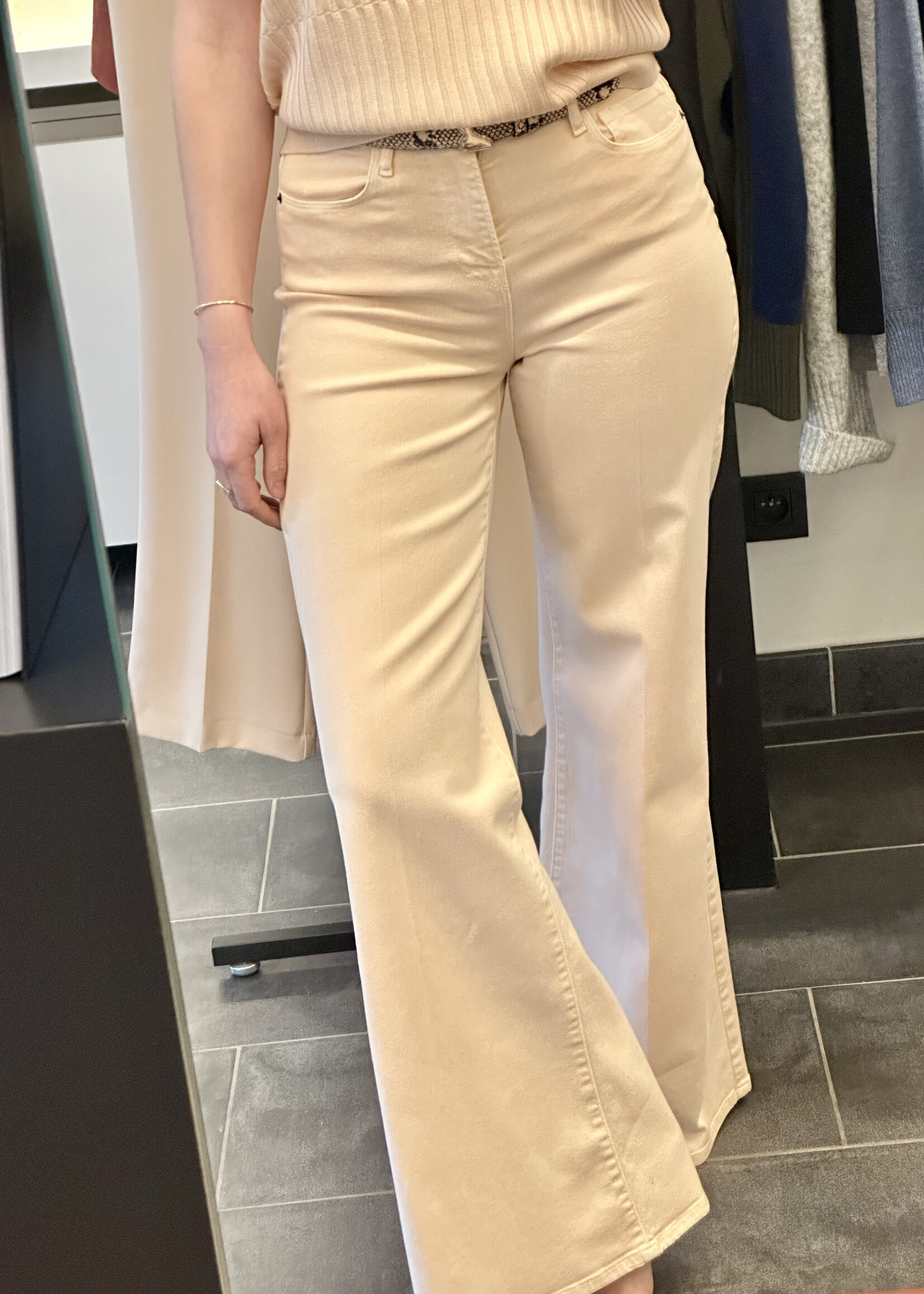 Mumbai Trousers Powder