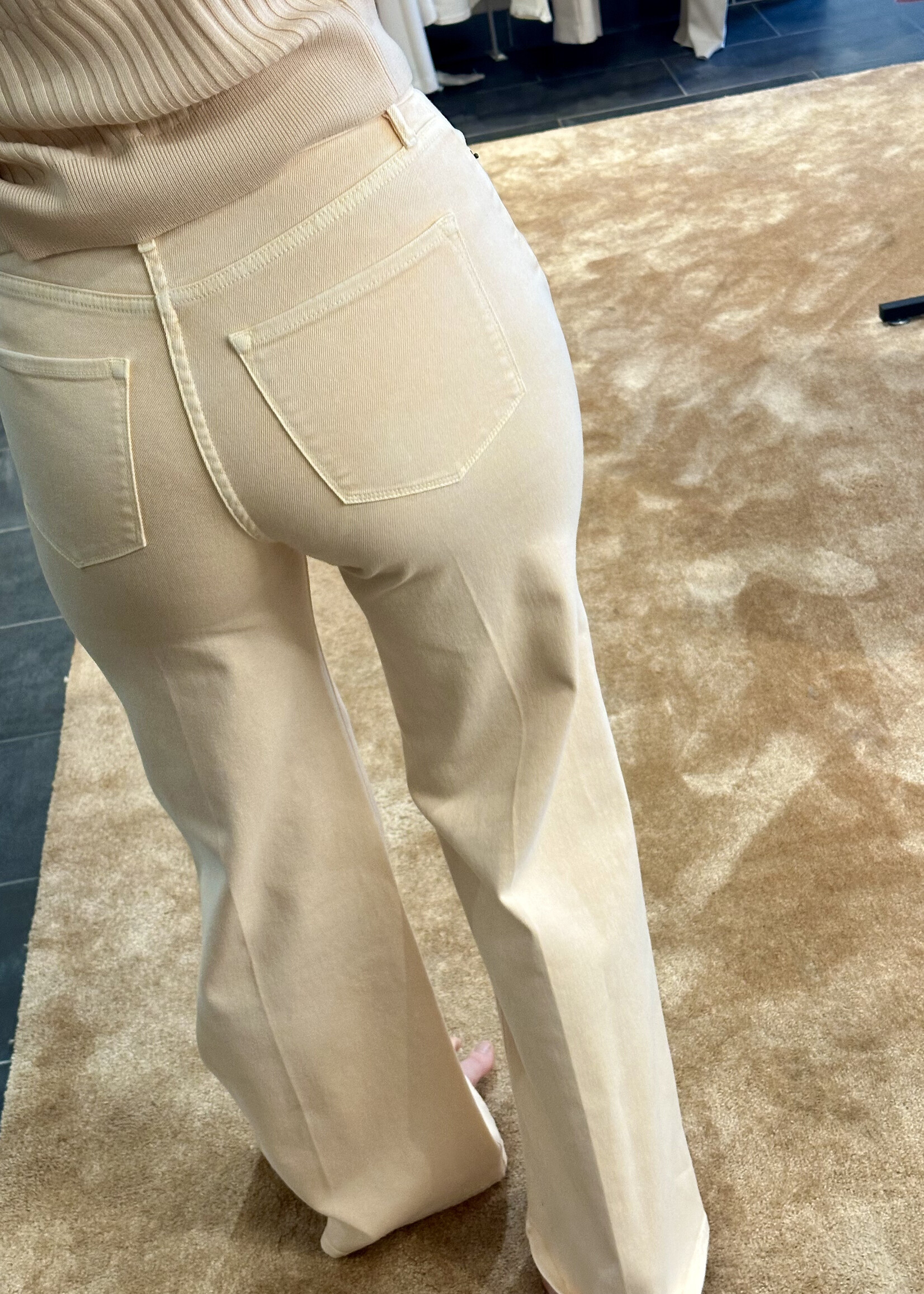 Mumbai Trousers Powder