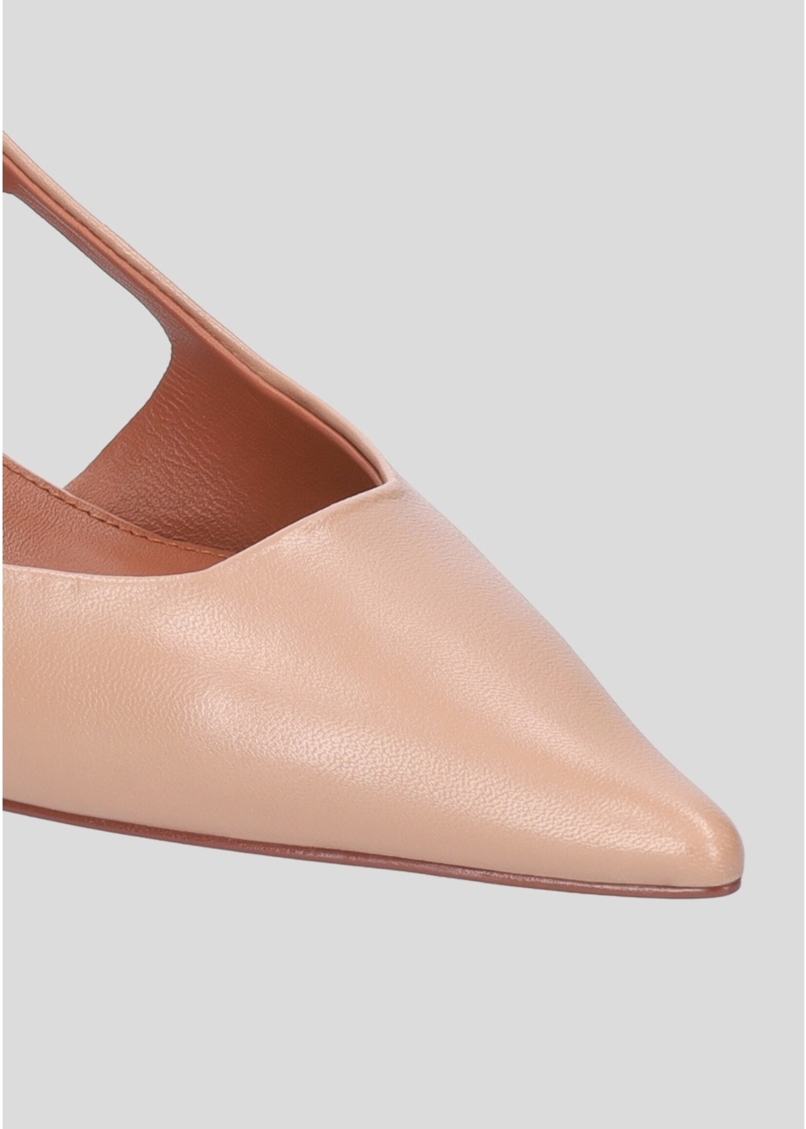 Nude slingback