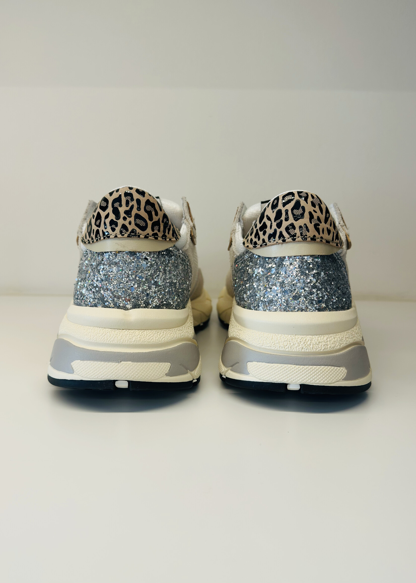 Ecru chunky sneaker met zilver accenten